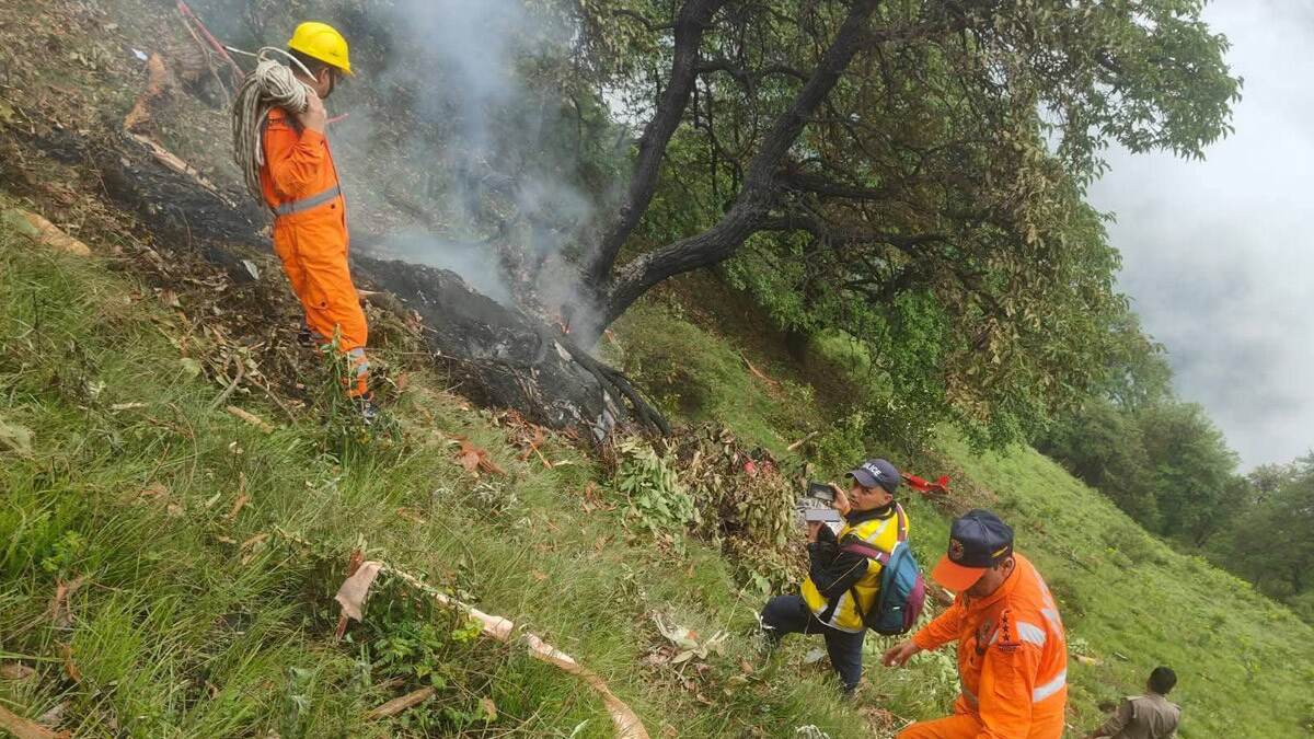Kedarnath Helicopter Crash: চারধাম যাত্রায় আর্য এভিয়েশনের পরিষেবার উপর নিষেধাজ্ঞা, ওই সংস্থার হেলিকপ্টারই ভেঙে পড়ে কেদারনাথে ৭ জনের মৃত্যু