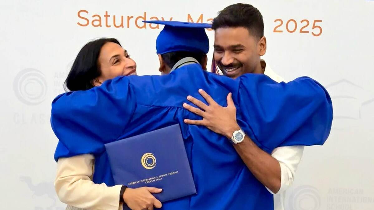 Dhanush: ছাদ আলাদা হলেও এক সূত্রে বাঁধা ধনুশ ও ঐশ্বর্যের জীবন, ফের একসঙ্গে প্রাক্তন দম্পতি