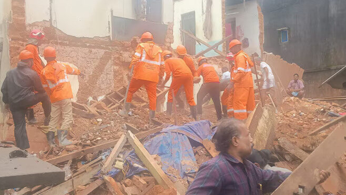 Building Collapses in Thrissur: রথের দিন সাতসকালে দুর্ঘটনা, কেরলে ধসে পড়ল পরিযায়ী শ্রমিকদের থাকার আবাসন, নিহত বাংলার দুই শ্রমিক
