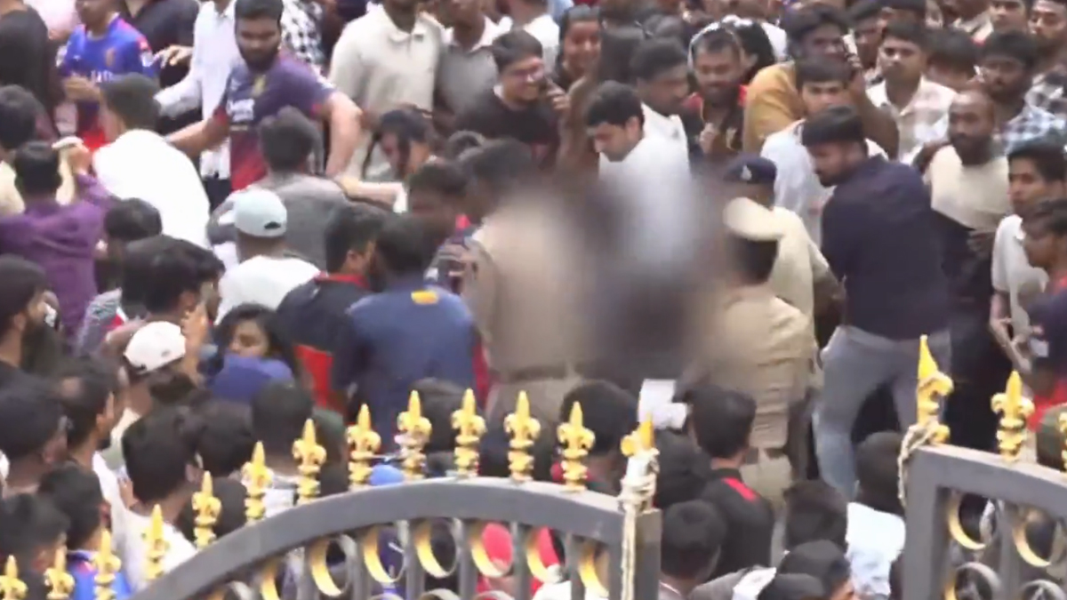 Bengaluru Stampede Case: দুর্ভাগ্যজনক ঘটনায় আমরা গভীরভাবে মর্মাহত, চিন্নাস্বামী স্টেডিয়ামের ঘটনা নিয়ে শোকপ্রকাশ আরসিবি কর্তৃপক্ষের