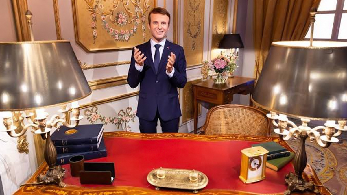 President Emmanuel Macron Wax Figure Stolen: একি কাণ্ড! ছদ্মবেশে প্যারিসের জাদুঘরে প্রবেশ, প্রেসিডেন্ট ইমানুয়েল ম্যাক্রোঁর মোমের মূর্তি চুরি