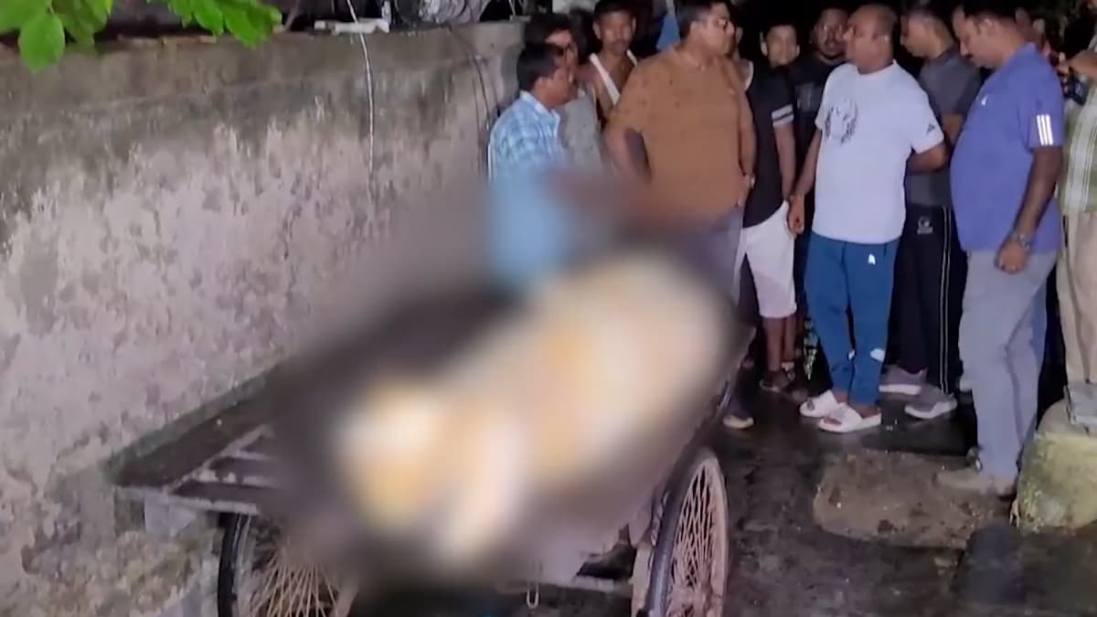 Rajdanga Family Members Death: দক্ষিণ কলকাতায় কসবার রাজডাঙায় একই পরিবারের তিন সদস্যের ঝুলন্ত দেহ উদ্ধার, মৃত্যু ঘিরে দানা বাঁধছে রহস্য