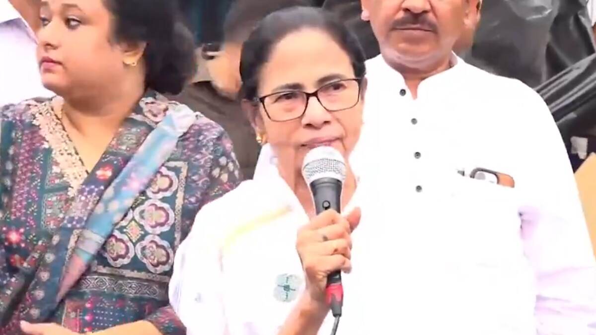 Kolkata Fire: খিদিরপুর অগ্নিকাণ্ডে ক্ষতিগ্রস্তদের ১ লক্ষ টাকা আর্থিক সাহায্য ঘোষণা মুখ্যমন্ত্রীর