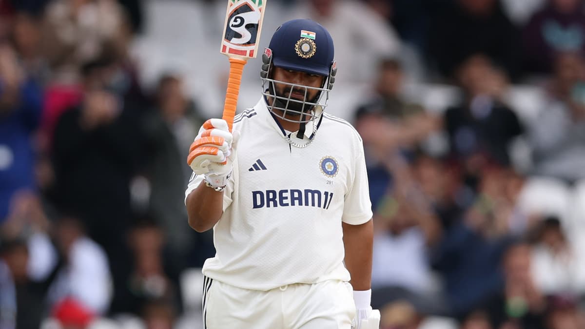 Rishabh Pant Twin Century: টেস্টের দুই ইনিংসে সেঞ্চুরি পন্থের, মৃত্যুঞ্জয়ীর বাইশ গজে একশো গাঁথার লেখার সাক্ষী থাকল লিডস