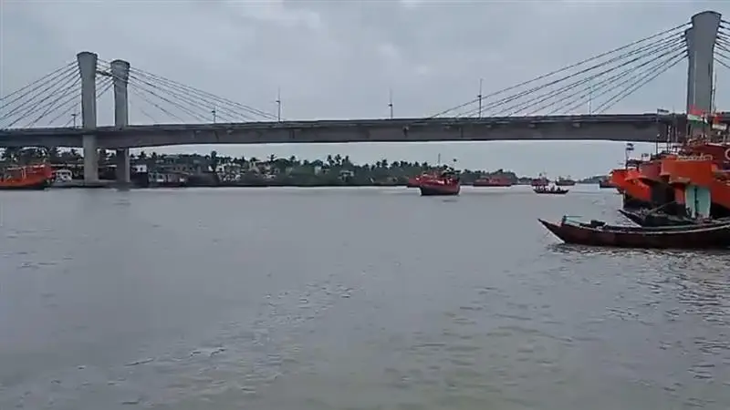 South Bengal Weather Update: ফের রাজ্যে নিম্নচাপের ভ্রুকুটি, দক্ষিণ বঙ্গের জেলায় জেলায় ঝড় বৃষ্টির পূর্বাভাসও গভীর সমুদ্রে মৎস্য শিকারে নিষেধাজ্ঞা।