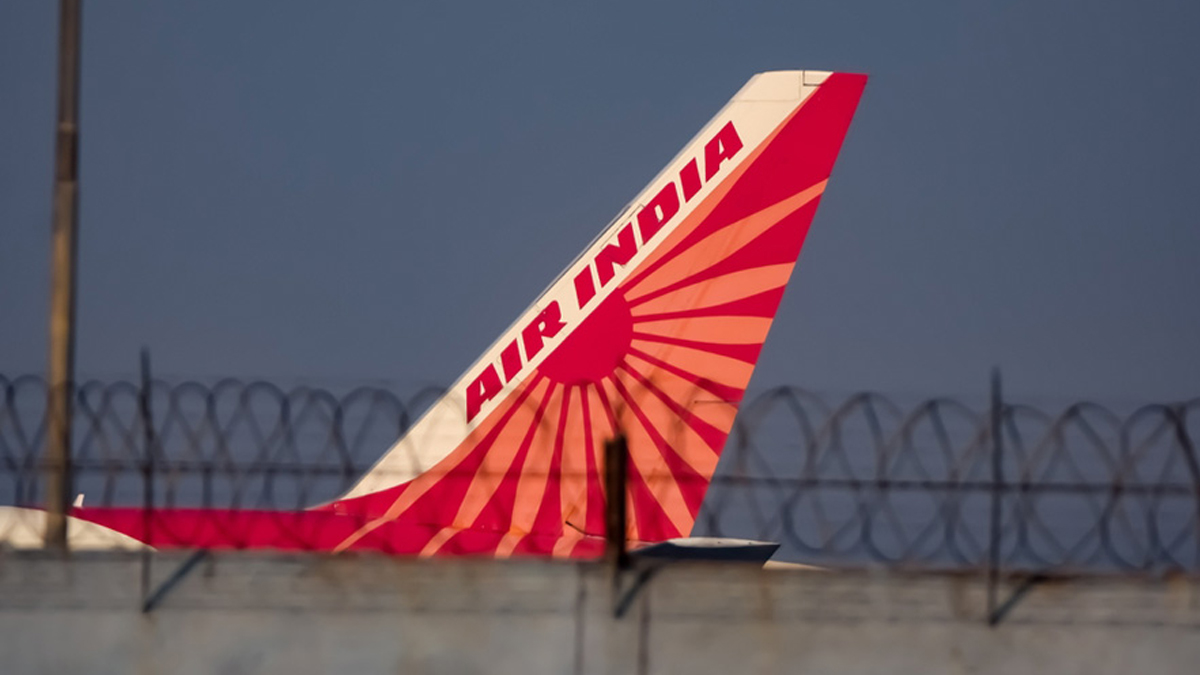 Air India: উড়ানের আগে আচমকাই অসুস্থ পাইলট, বড়সড় দুর্ঘটনা থেকে রক্ষা পেল দিল্লিগামী এয়ার ইন্ডিয়ার যাত্রীরা