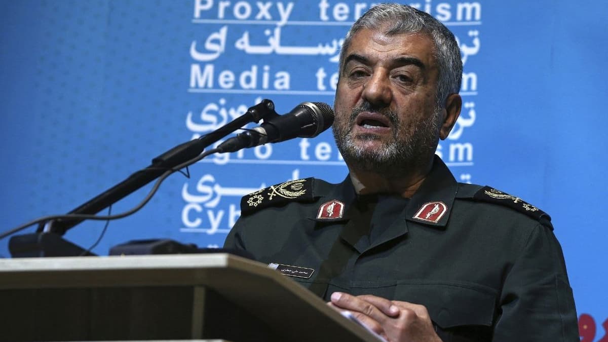 Israel-Iran Strikes: ইরানের পরমাণু কেন্দ্রগুলি নিশানা করে ইজরায়েলের হামলা, নিহত বিপ্লবী গার্ডের প্রধান!