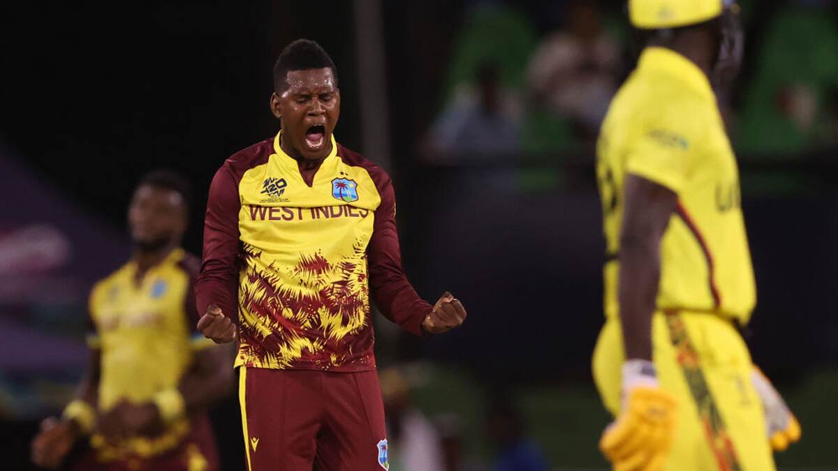 ENG vs WI T20I Series: মেলেনি ভিসা! ইংল্যান্ডের বিপক্ষে পুরো টি২০ সিরিজ থেকেই বাদ পড়তে পারেন আকিল হোসেন