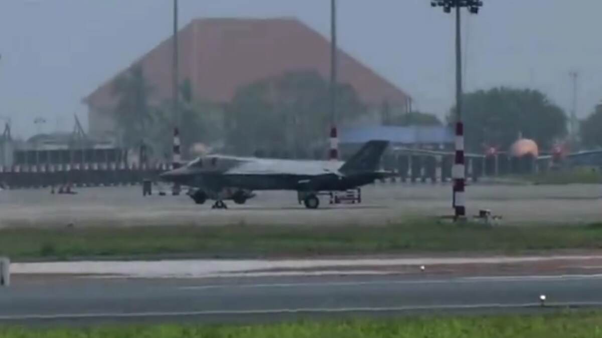F-35 Fighter Jet: বড়সড় সমস্যায় পড়েছে এফ-৩৫ ফাইটার জেট, কেরলের বিমান বন্দরে আসছে ব্রিটিশ নৌ বাহিনীর আধিকারিকরা