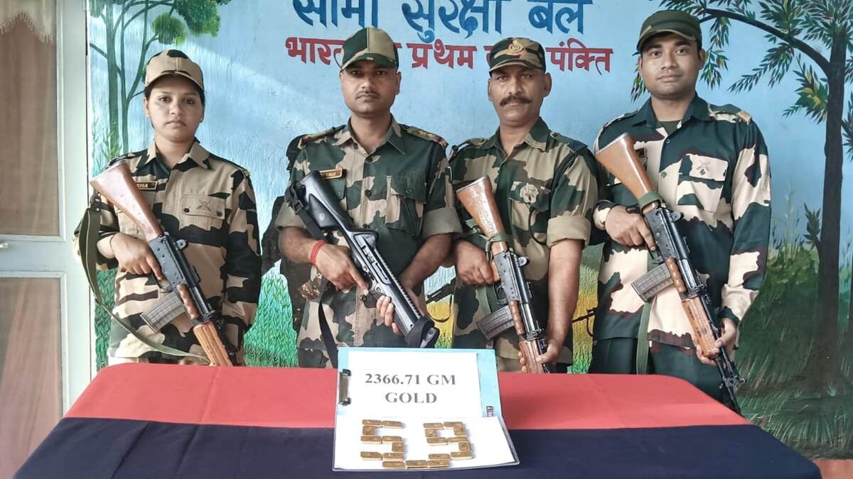 BSF Seized Gold Biscuits: সাইকেলের টায়ারের মধ্যে থেকে উদ্ধার কোটি টাকার সোনার বিস্কুট, পলাতক অভিযুক্ত