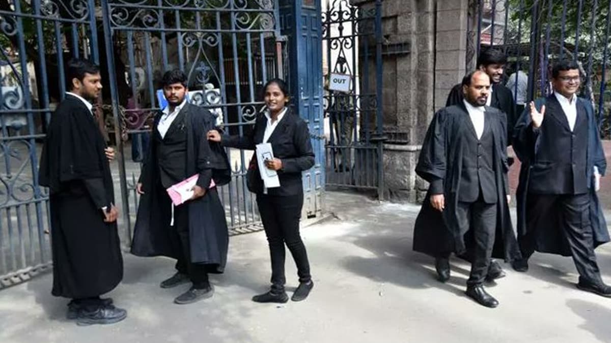 Delhi Bar Association: গরমে আইনজীবীদের কালো কোট পরা থেকে অব্যহতি দিল দিল্লি বার অ্যাসোসিয়েশন