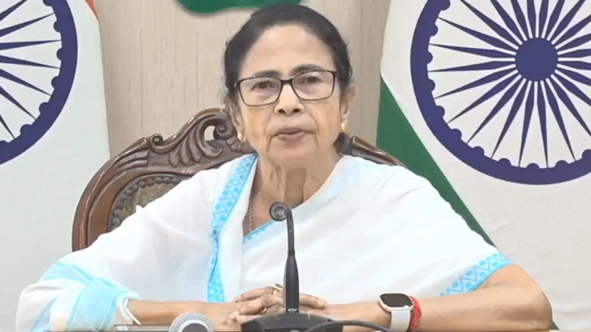 Mamata Banerjee On Covid 19: প্রত্যেকে সতর্ক থাকুন, কোভিড আতঙ্ক নিয়ে কী জানালেন মুখ্যমন্ত্রী, দেখুন ভিডিয়ো