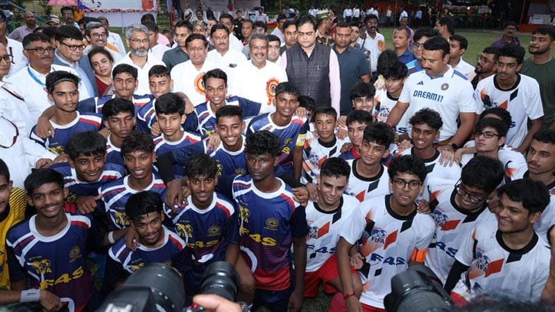 Football For Schools: পড়ুয়াদের মধ্যে ফুটবল খেলা নিয়ে আগ্রহ বাড়াতে সূচনা হল ফুটবল ফর স্কুলস কর্মসূচির
