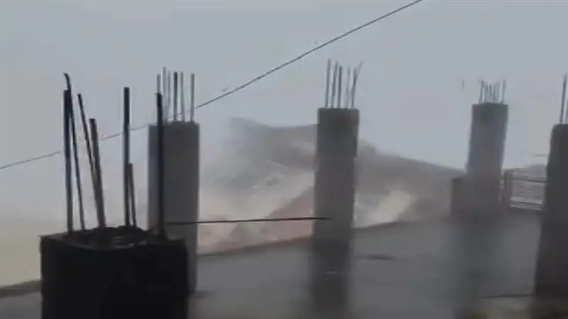 Building Collapsed In Himachal Pradesh: হিমাচল প্রদেশে মহাবিপর্যয়, চোখের নিমেষে ভেঙে পড়ল ৫ তলা বাড়ি