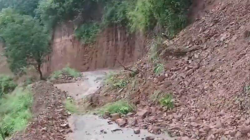 Landslide In Himachal Pradesh: দুর্যোগের মেঘ এখনও কাটেনি। হিমাচলে ফের ভূমিধস, রাজ্যজুড়ে এখন পর্যন্ত মৃত্যু ১৭ জনের