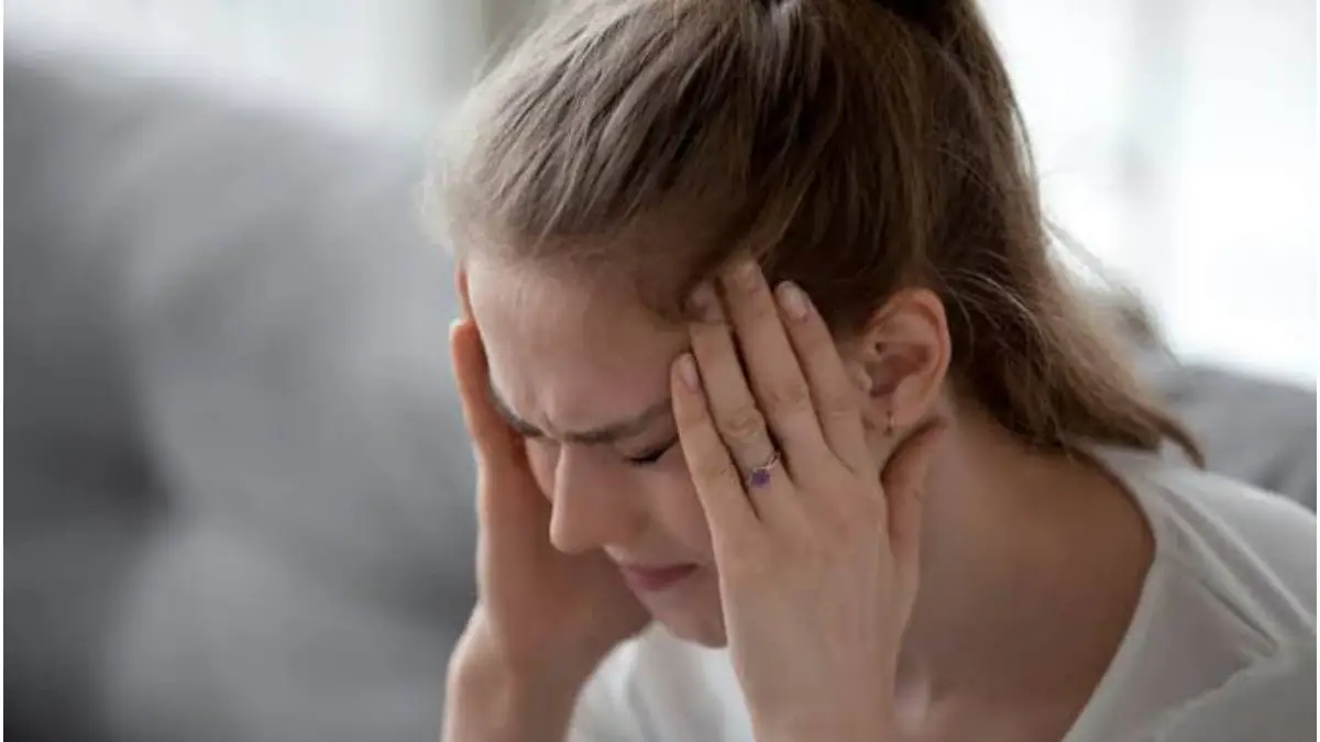 How To Get Rid Of Headache: মাথার যন্ত্রনায় মুঠো মুঠো ওষুধ খাচ্ছেন? ঘরোয়া এই উপায়ে পাবেন আরাম