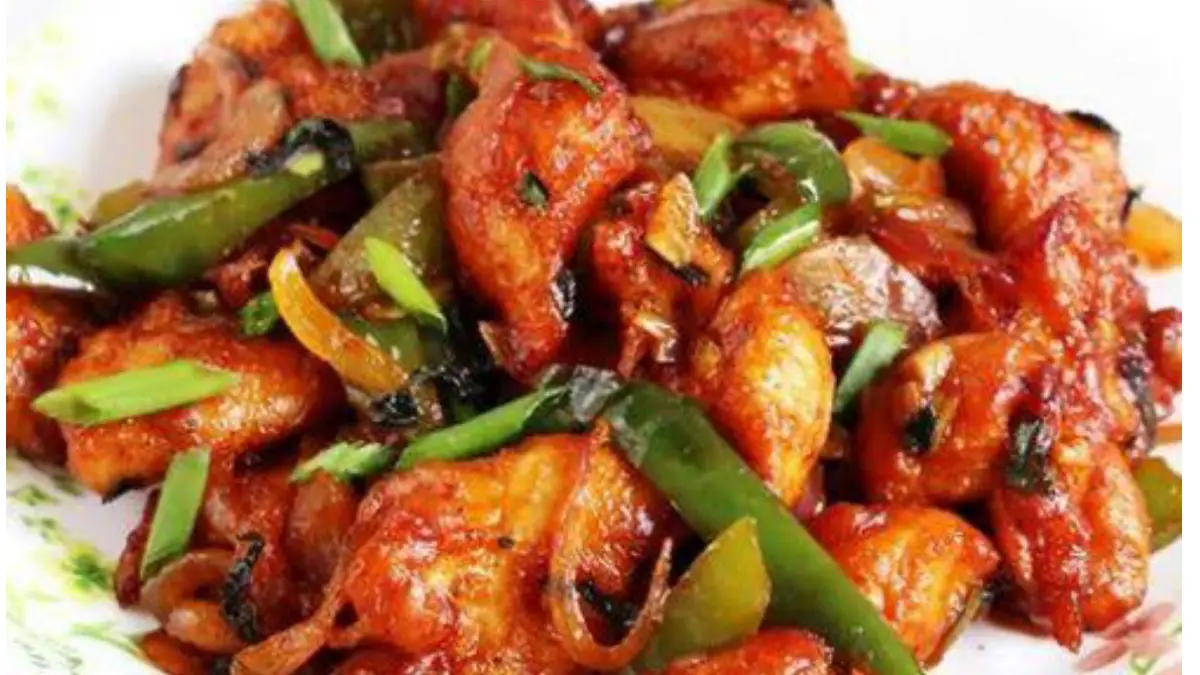 Dry Chilli Chicken Recipe: একদম রেস্টুরেন্টের স্বাদ। ঘরেই বানিয়ে ফেলুন ড্রাই চিলি চিকেন। দেখুন রেসিপি
