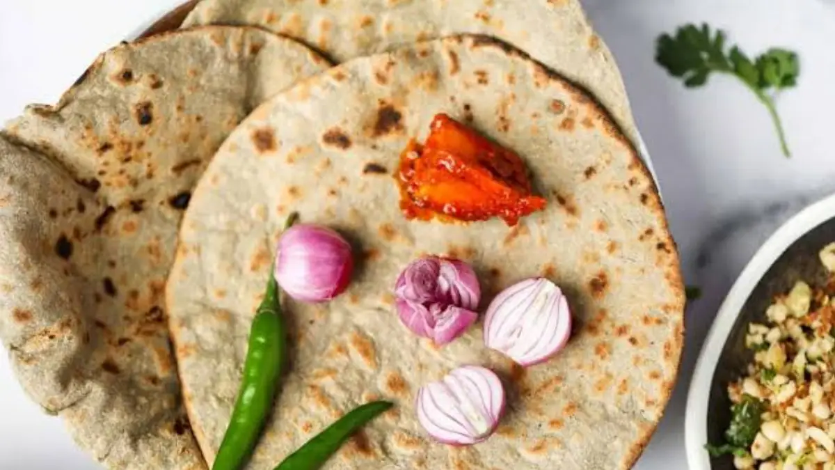 Bajra atta benefits: মেদহীন ছিপছিপে চেহারা চাইছেন! এই বিশেষ আটার রুটি খান