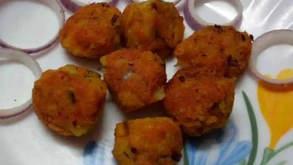 Prawn Pakora Recipe: সহজেই বানিয়ে ফেলুন চিংড়ির পকোড়া। চায়ের সঙ্গে খান। অপূর্ব লাগবে