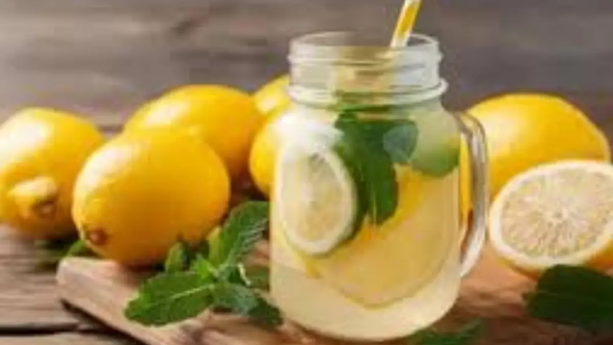 Lemon water side effects: রোগা হওয়ার জন্য সকালে লেবু-জল খাচ্ছেন? জানেন লেবু জল খাওয়া শরীরে ক্ষতি হতে পারে। জেনে নিন বিস্তারিত