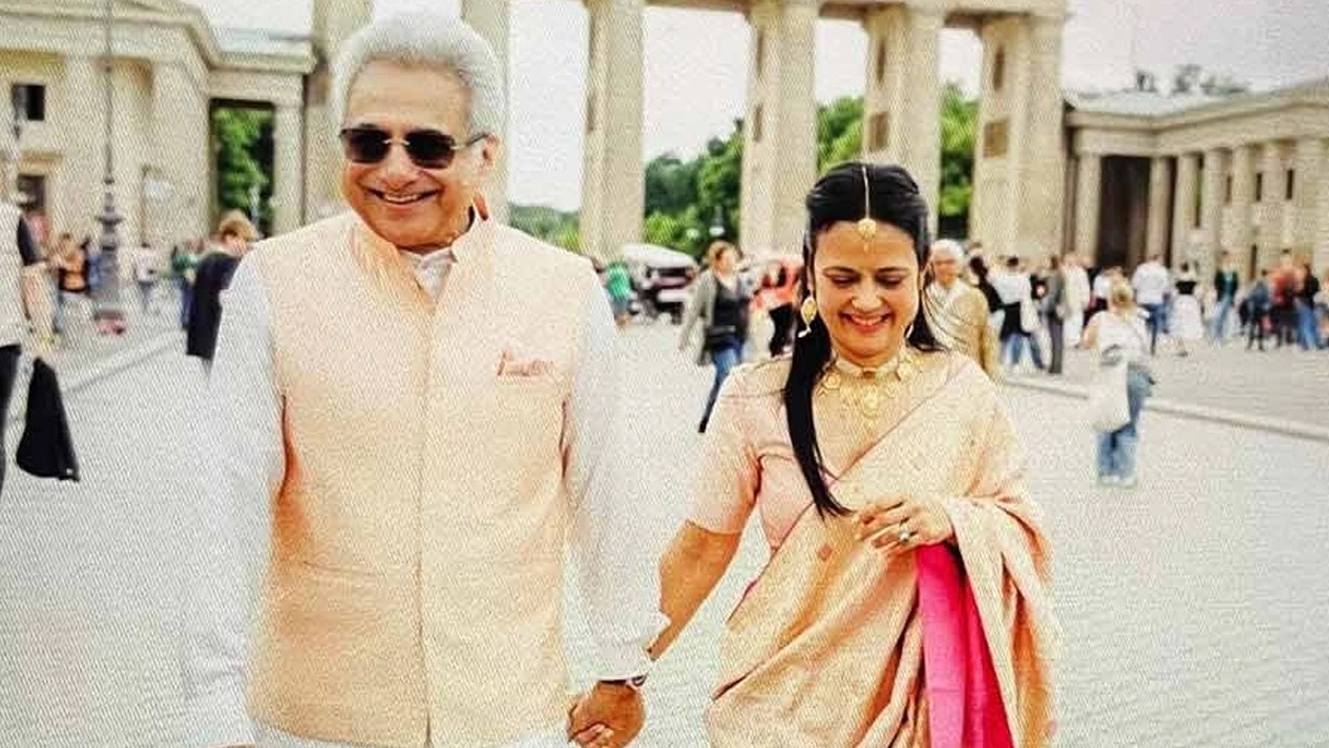 Mahua Moitra-Pinaki Misra Wedding: বিয়ে করলেন মহুয়া মৈত্র, দেশ থেকে দূরে বার্লিনে বাঁধা পড়লেন পিনাকি মিশ্রের সঙ্গে, দেখুন ছবি