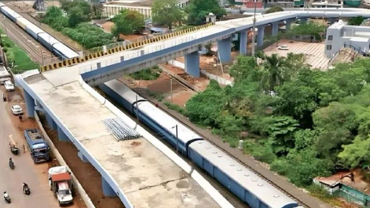 Bhopal Bridge: মধ্যপ্রদেশ সেতু বিতর্কে বড় পদক্ষেপ সরকারের, বরখাস্ত ৭ সরকারি ইঞ্জিনিয়ার