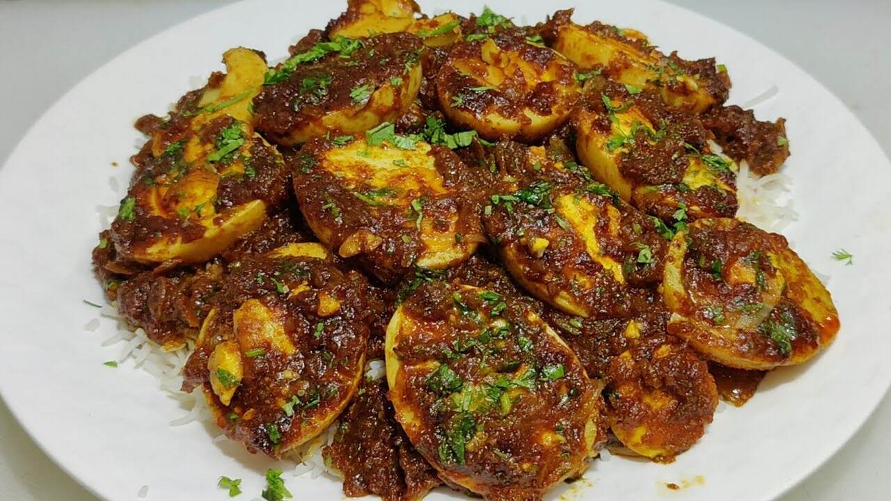 Pepper egg curry recipe: একেবারেই অভিনব রান্না। সহজ উপায়ে ঘরেই বানান সুস্বাদু ডিম মরিচ