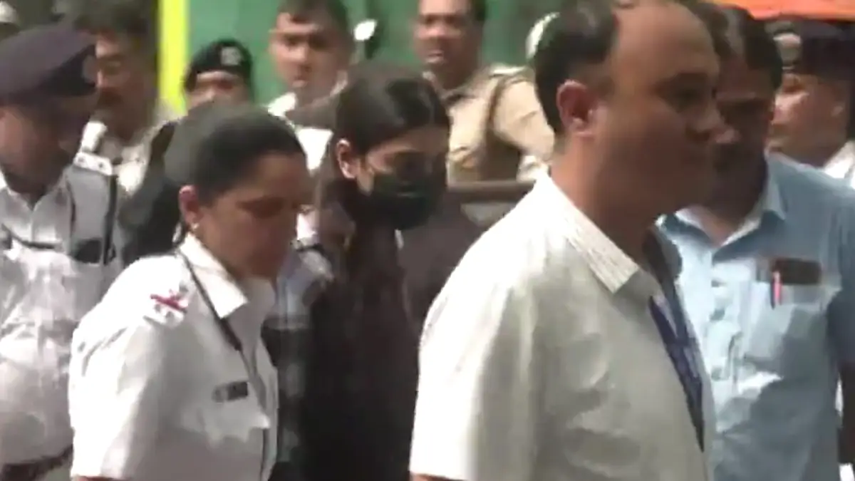 Sharmishta Panoli Case: শর্মিষ্ঠা পানোলিকে কেন গ্রেফতার করা হয়েছে? স্পষ্ট জানাল কলকাতা পুলিশ