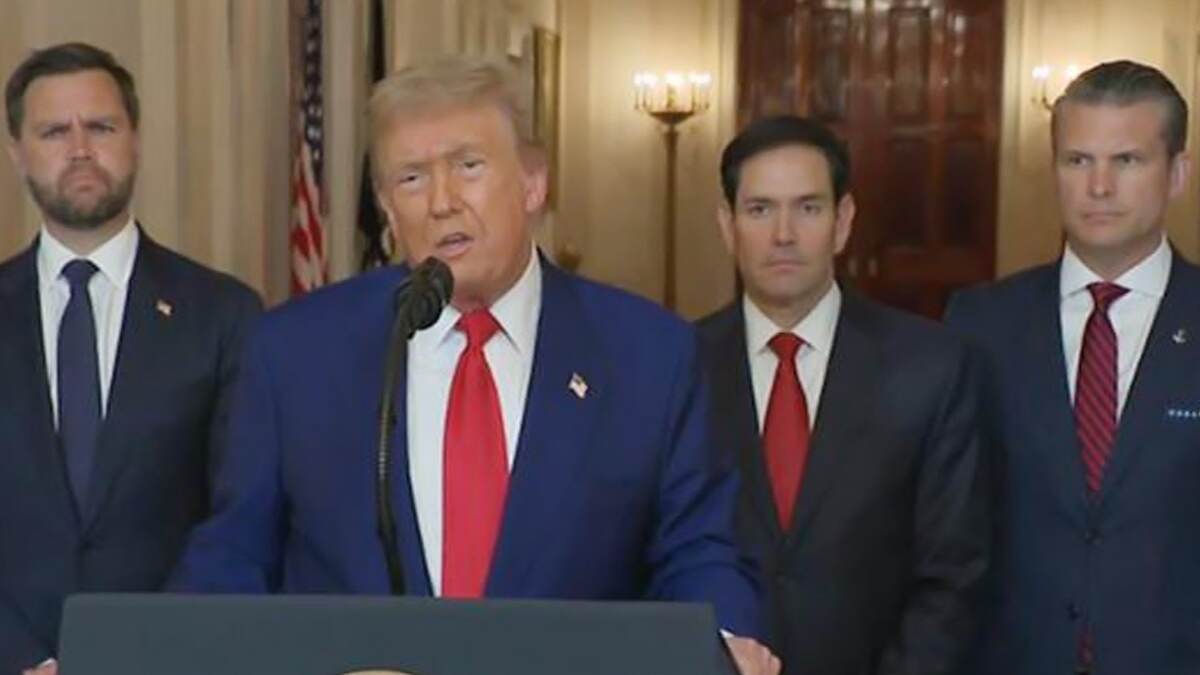 Donald Trump: হোয়াইটহাউসের মাঠে মিক্সড মার্শাল আর্টসের আয়োজন প্রেসিডেন্ট ট্রাম্পের