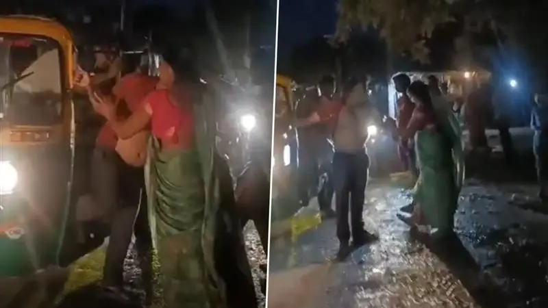 Viral Video: পায়ের চটি খুলে অটো চালককে মার মহিলার, দেখুন মন খারাপ করা ভিডিয়ো