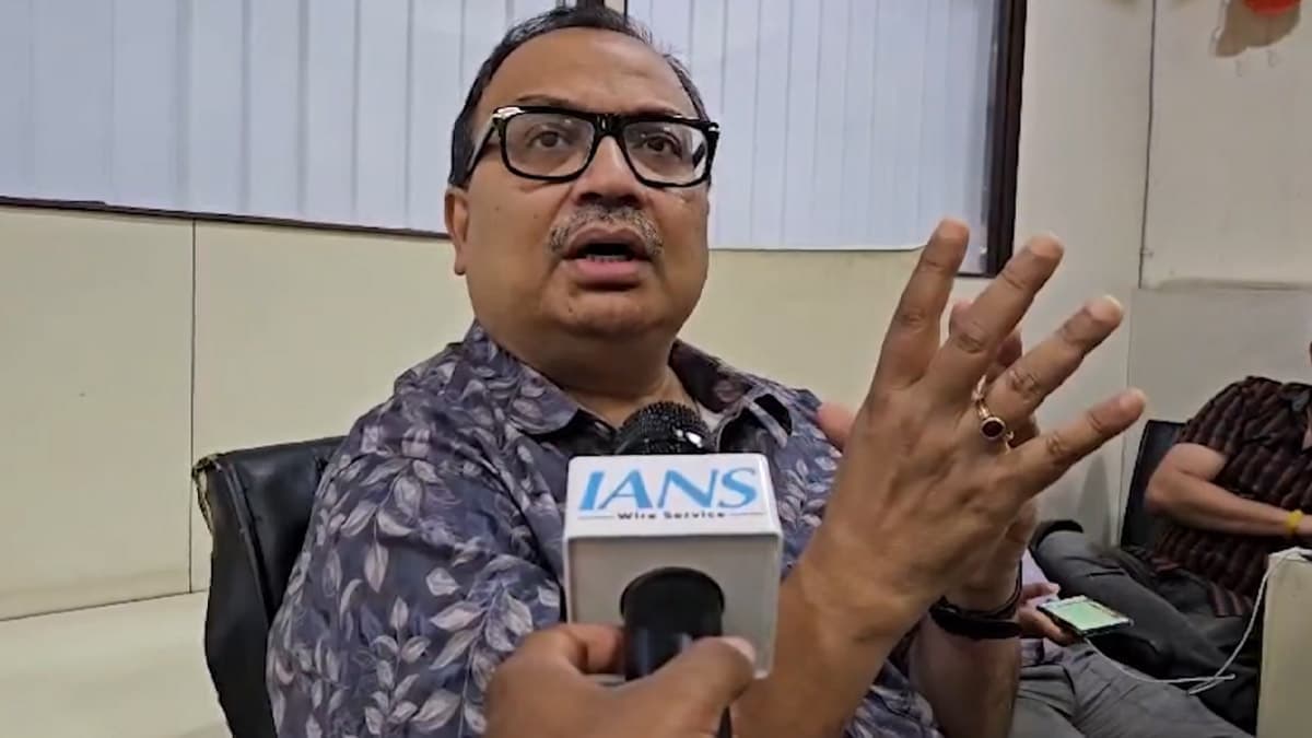 Kunal Ghosh: বিমান পরিষেবায় একের পর এক ঘটনা ঘটার কারণ কী? প্রশ্ন তুললেন তৃণমূল নেতা কুণাল ঘোষ