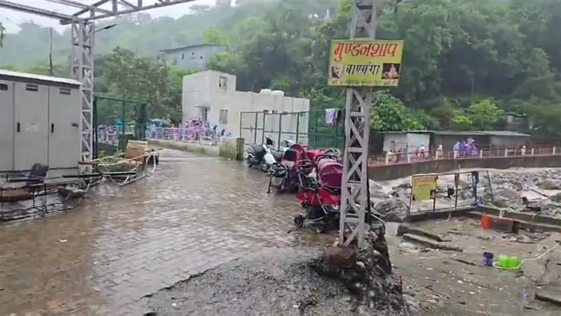 Vaishno Devi Yatra Suspended: ২৮ জুলাই পর্যন্ত বৃষ্টিতে ভিজবে কাশ্মীর উপত্যকা, বৈষ্ণোদেবী মন্দিরে যাওয়ার পথে   ভূমিধসে মৃত ১