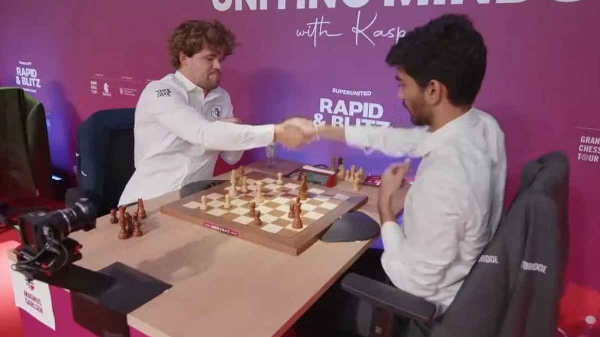 Gukesh Beat Carlsen: পাঁচ বারের বিশ্ব চ্যাম্পিয়ন কার্লসেনকে ফের একবার হারালেন গুকেশ, কটাক্ষের জবাব দিলেন দাবার বোর্ডে