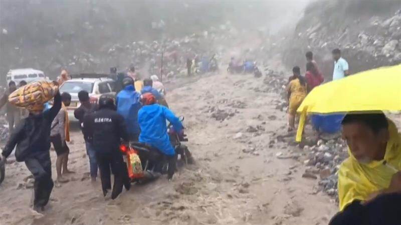 Uttarakhand Weather Update: পাহাড় থেকে সমতল অবিরাম বৃষ্টি রাজ্যে, উত্তরাখণ্ডের ৪ জেলায় হলুদ সতর্কতা জারি করল আবহাওয়া দফতর