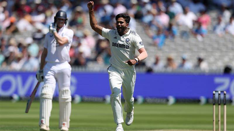 Nitish Kumar Reddy Wicket Video: প্রথম ওভারেই ওড়ালেন ইংল্যান্ডের দুই ওপেনারকে, দেখুন লর্ডসে নীতিশ কুমার রেড্ডির উইকেটের ভিডিও