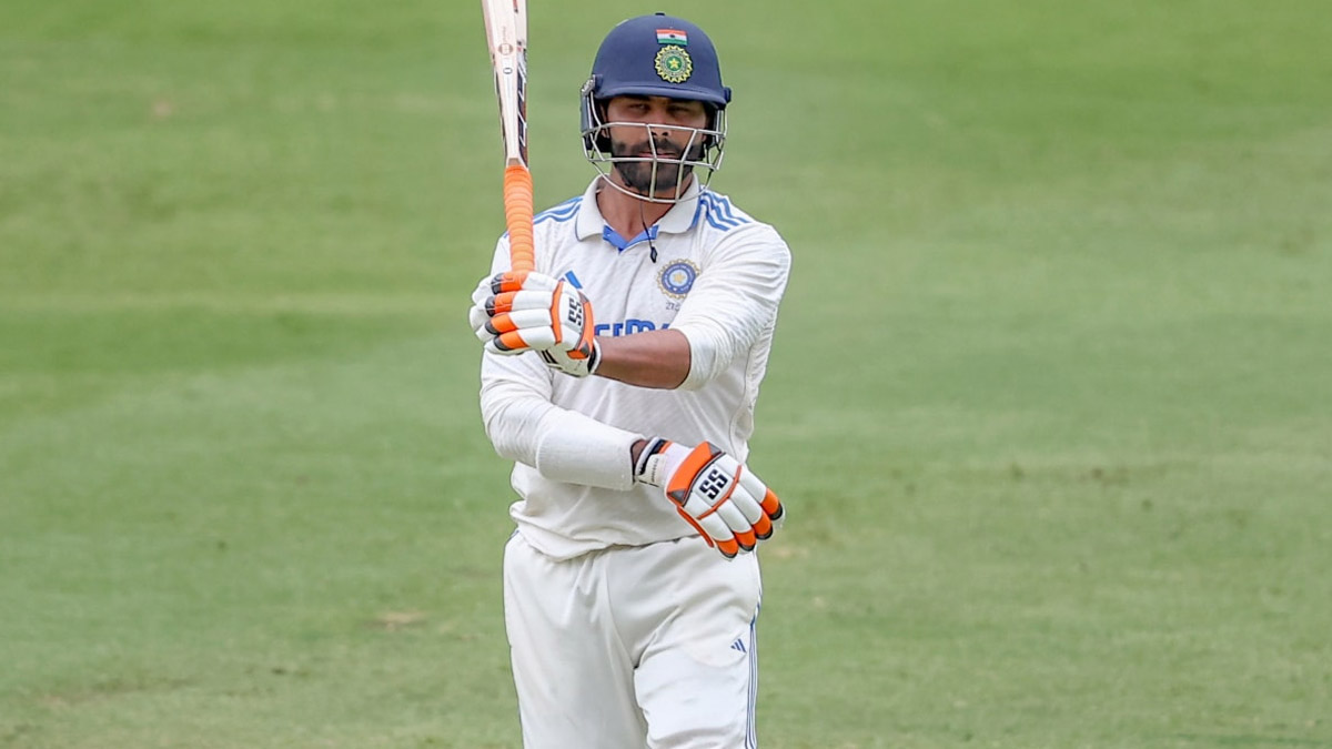 Ravindra Jadeja: বড় নিয়ম ভেঙেও শাস্তির হাত থেকে বাঁচলেন রবীন্দ্র জাদেজা