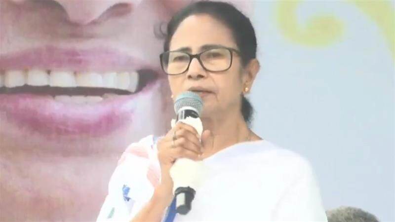 Language Movement: ‘আমরা গর্ব করে বলি আমরা বাংলার মাটিতে জন্মগ্রহণ করেছি’, ভাষা আন্দোলনের সমাবেশে ভাষণ দিলেন মমতা বন্দ্যোপাধ্যায়