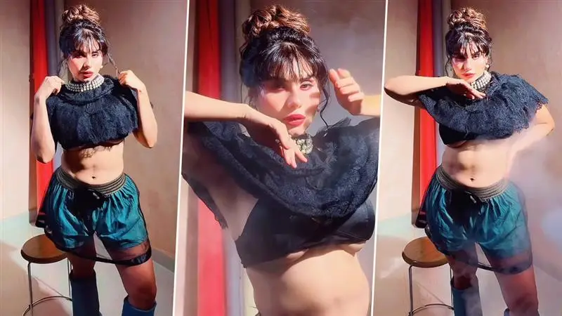 Taniya Chatterjee Sexy Video: এক টুকরো টপ, নীচ থেকে উঁকি দিচ্ছে স্তন, অভিনেত্রী তানিয়ার ভিডিও মিস করলে চরম আফসোস