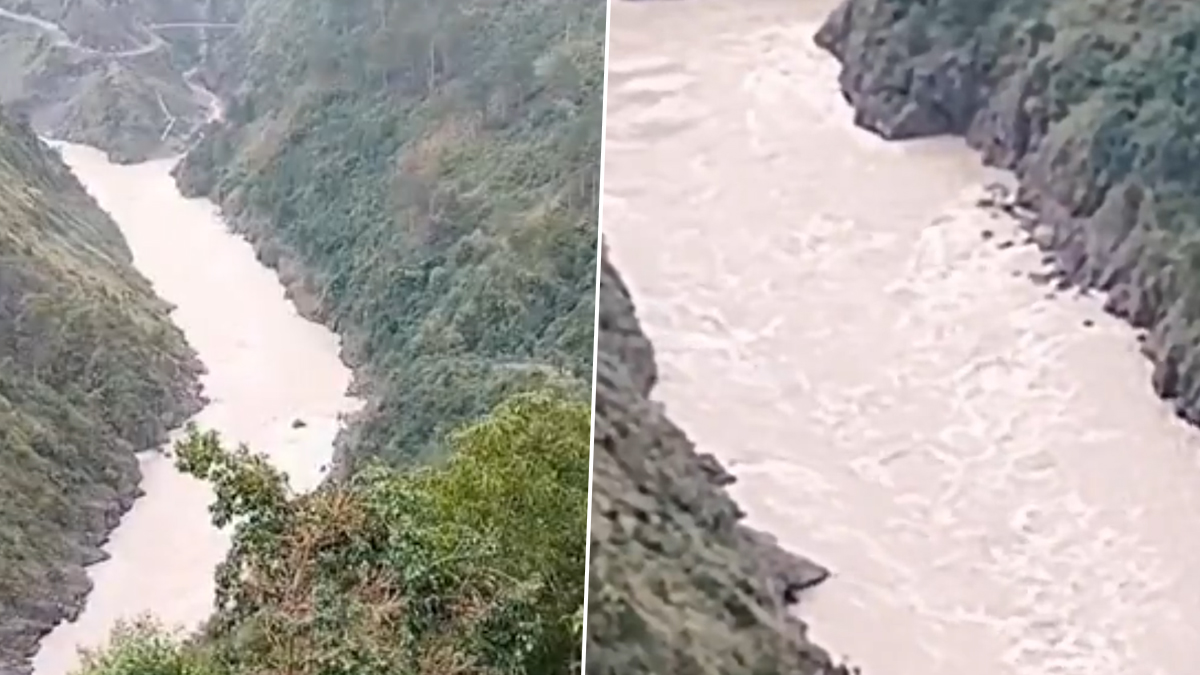 Jammu and Kashmir: টানা বৃষ্টিতে জলস্তর বেড়েছে চেনাব নদীতে, খুলে দেওয়া হল বাগলিহার বাঁধের গেট, দেখুন ভিডিয়ো