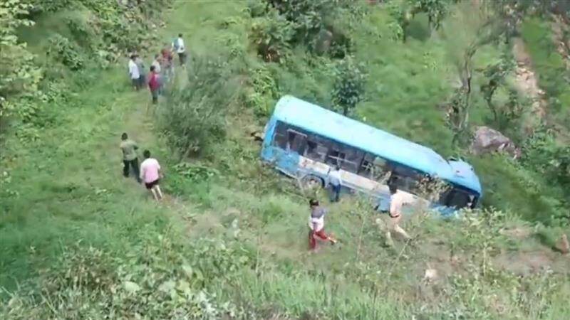 Bus Falls: খাদে উল্টে পড়ল এইচআরটিসি বাস, আহত অনেকে