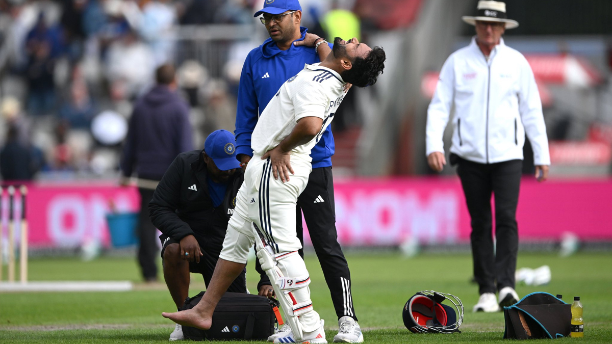 Rishabh Pant Injury Update: যন্ত্রণায় কাতরাতে কাতরাতে মাঝ পথে মাঠ ছাড়লেন ঋষভ পন্থ; পায়ের চোটে কি বলছে বিসিসিআই