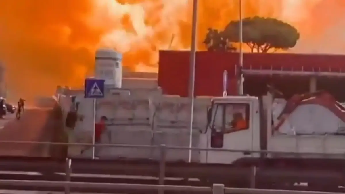 Rome Gas Station Explosion: আগ্নেয়গিরির আকারে উগরে দিল আগুন, রোমের পেট্রোল পাম্পে  সাংঘাতিক বিস্ফোরণ, আহত বহু