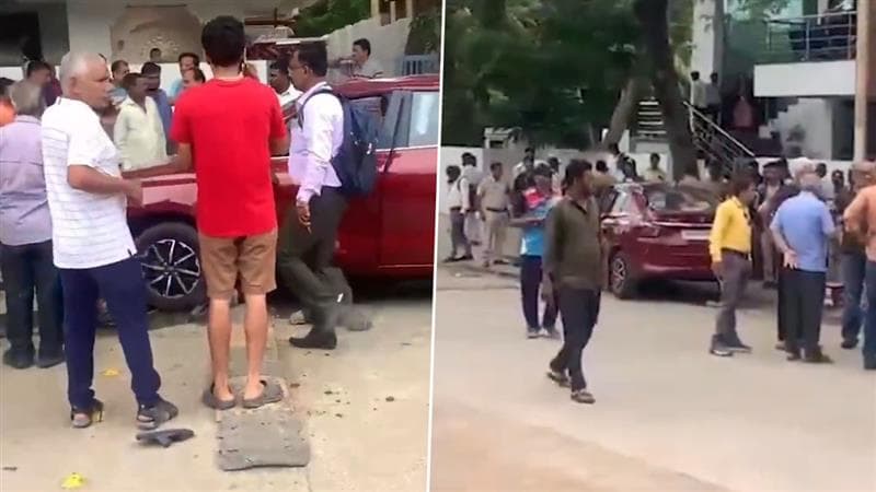 Accident Caught on Camera: মন্দিরের প্রবেশপথে দ্রুতগামী গাড়ির ধাক্কায় ছিটকে গেলেন ভক্তরা, দেখুন দুর্ঘটনার সিসিটিভি ফুটেজ