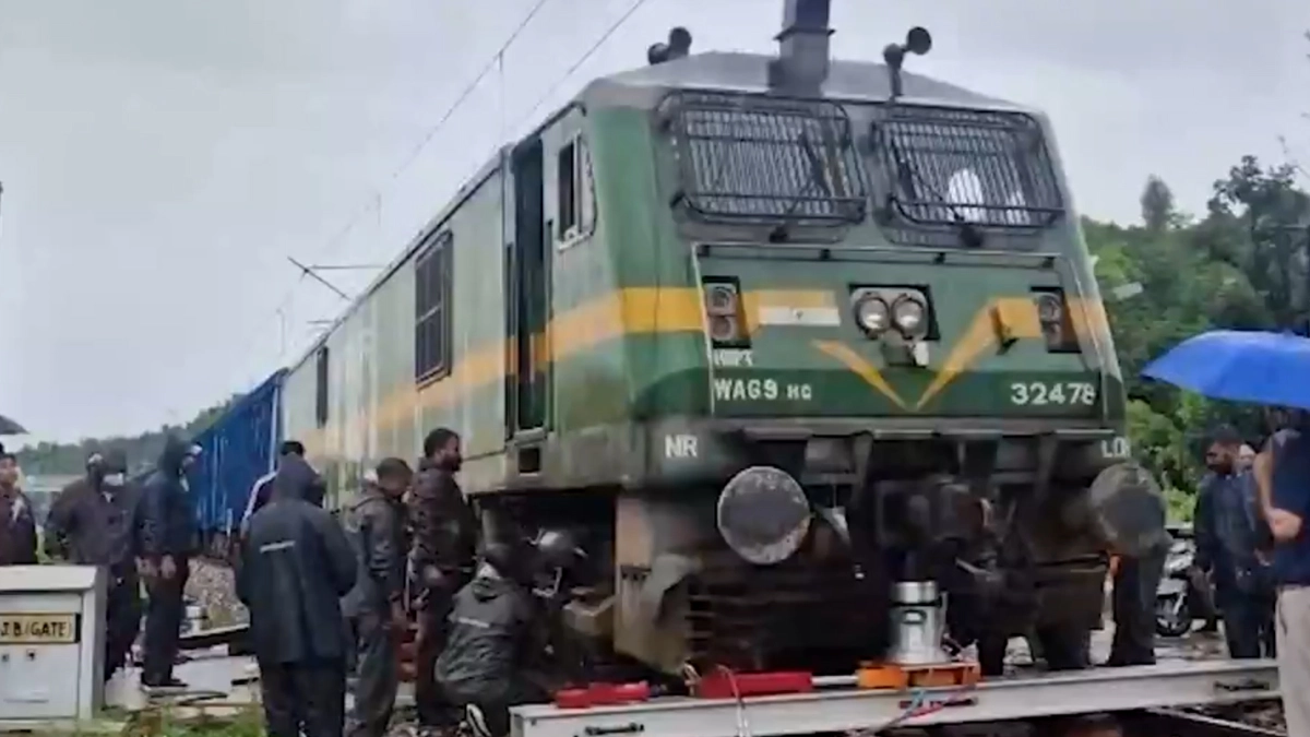 Train Derailed: জম্মু থেকে পাঠানকোটগামী ট্রেন লাইনচ্যুত, দেখুন ভিডিও