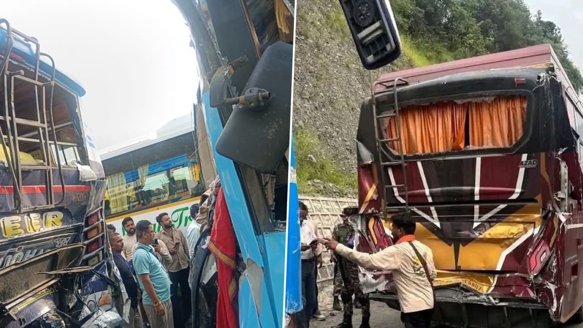 Amarnath Yatra Buses Collide: অমরনাথ যাত্রার শুরুতেই দুর্ঘটনা, নিয়ন্ত্রণ হারিয়ে বাসের কনভয়ে ধাক্কা, আহত ৩৬ তীর্থযাত্রী