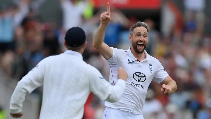 Chris Woakes Double Wicket Video: ইনিংসে প্রথম ওভারেই যশস্বী জয়সওয়াল, সাই সুদর্শনকে ওড়ালেন ক্রিস ওকস, দেখুন উইকেটের ভিডিও