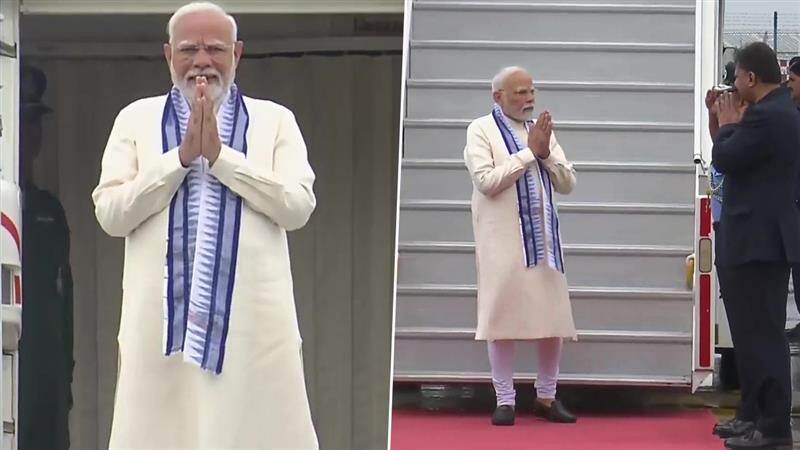 PM Narendra Modi: ব্রিকস সম্মেলন সহ পাঁচ দেশের সফর শেষে ভারতে ফিরলেন প্রধানমন্ত্রী নরেন্দ্র মোদী (দেখুন ছবি)