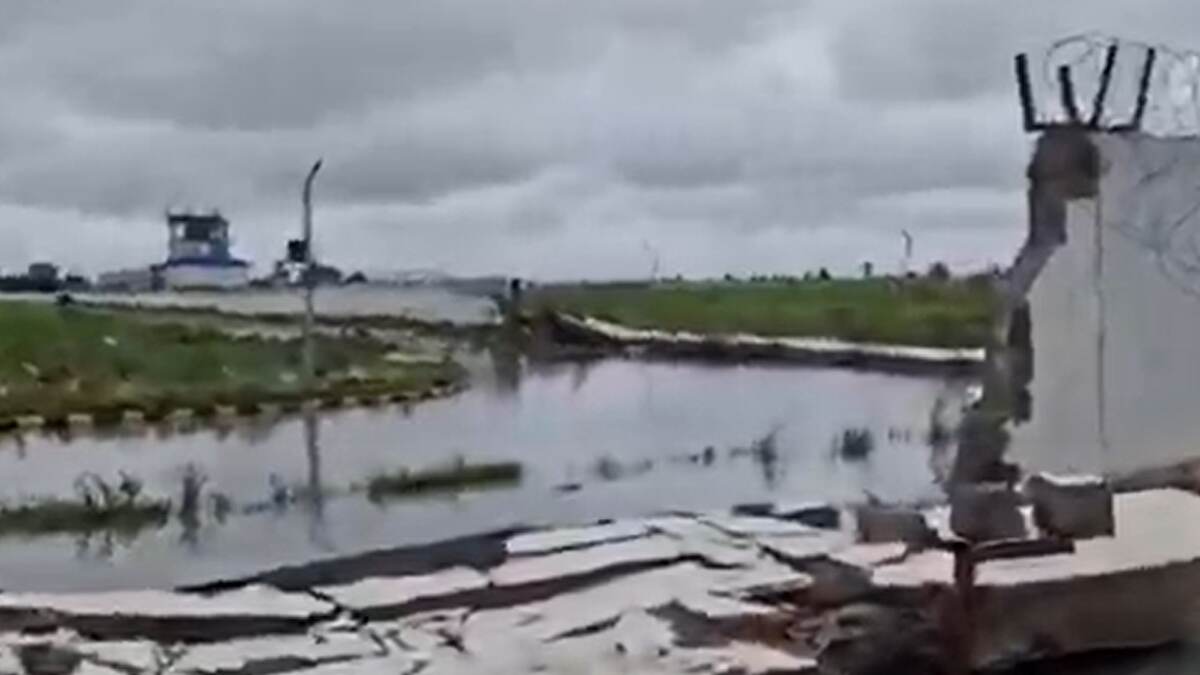 Madhya Pradesh: এক বছরের মধ্যে ধসে পড়েছে মোদী সরকারের উন্নয়ন, মধ্যেপ্রদেশে ভেঙে পড়ল বিমানবন্দরের নতুন পাঁচিল