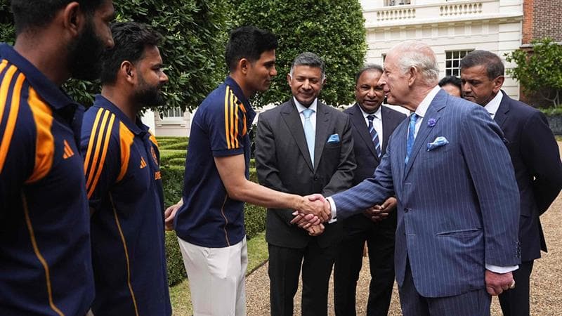 Team India Meets King Charles III: শেষ উইকেটটা দুর্ভাগ্যের, লর্ডসের হার নিয়ে গিলদের সান্ত্বনা কিংস চার্লসের
