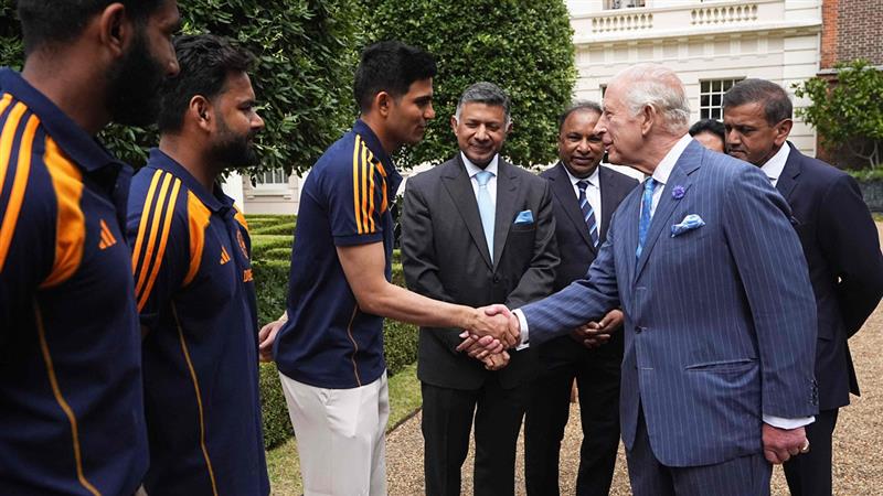 Team India Meets King Charles III: শেষ উইকেটটা দুর্ভাগ্যের, লর্ডসের হার নিয়ে গিলদের সান্ত্বনা কিংস চার্লসের